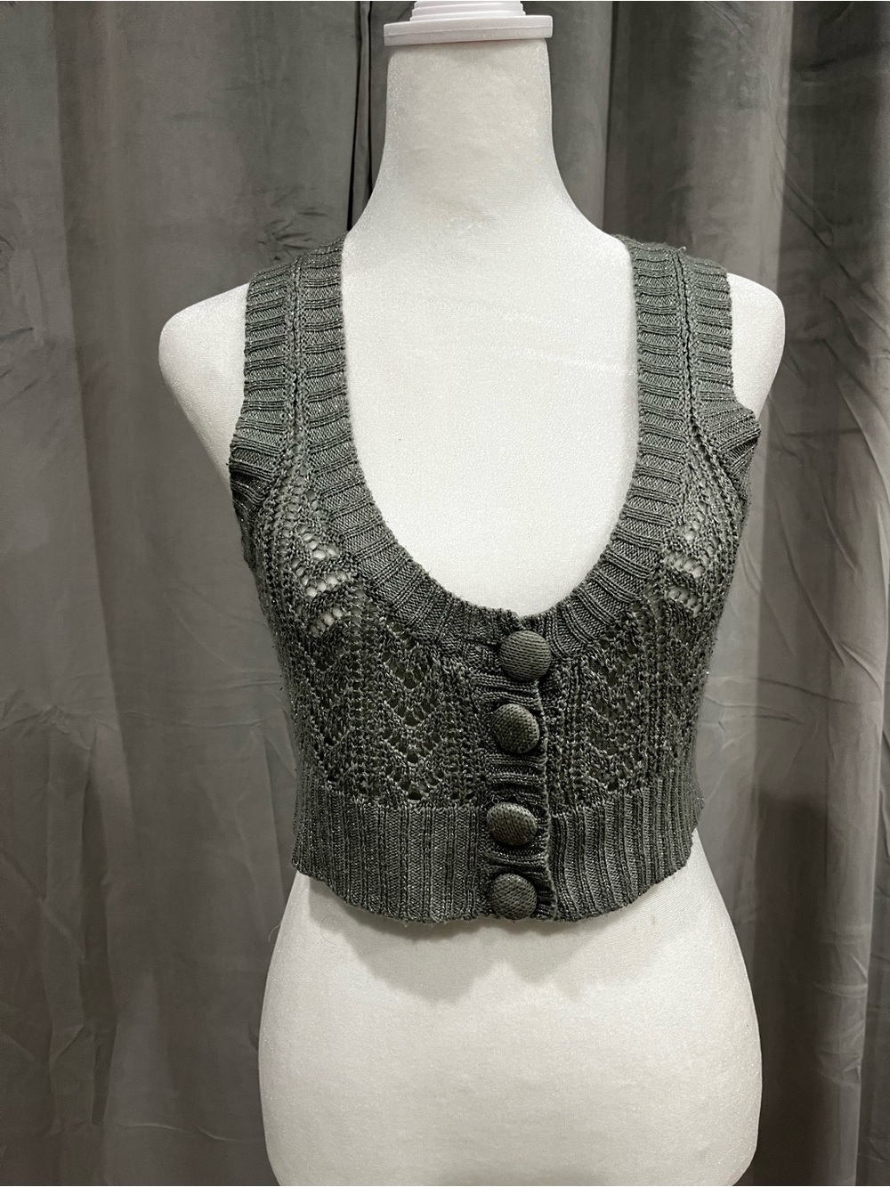 Gray Knit Button Front Cropped Sweater Vest | Sleeveless